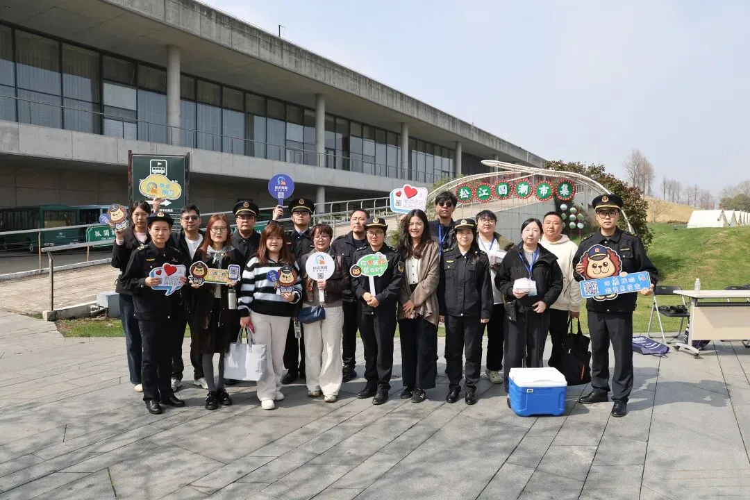 基层动态丨区市场监管局佘山所党支部:党建引领聚合力 服务商户零距离