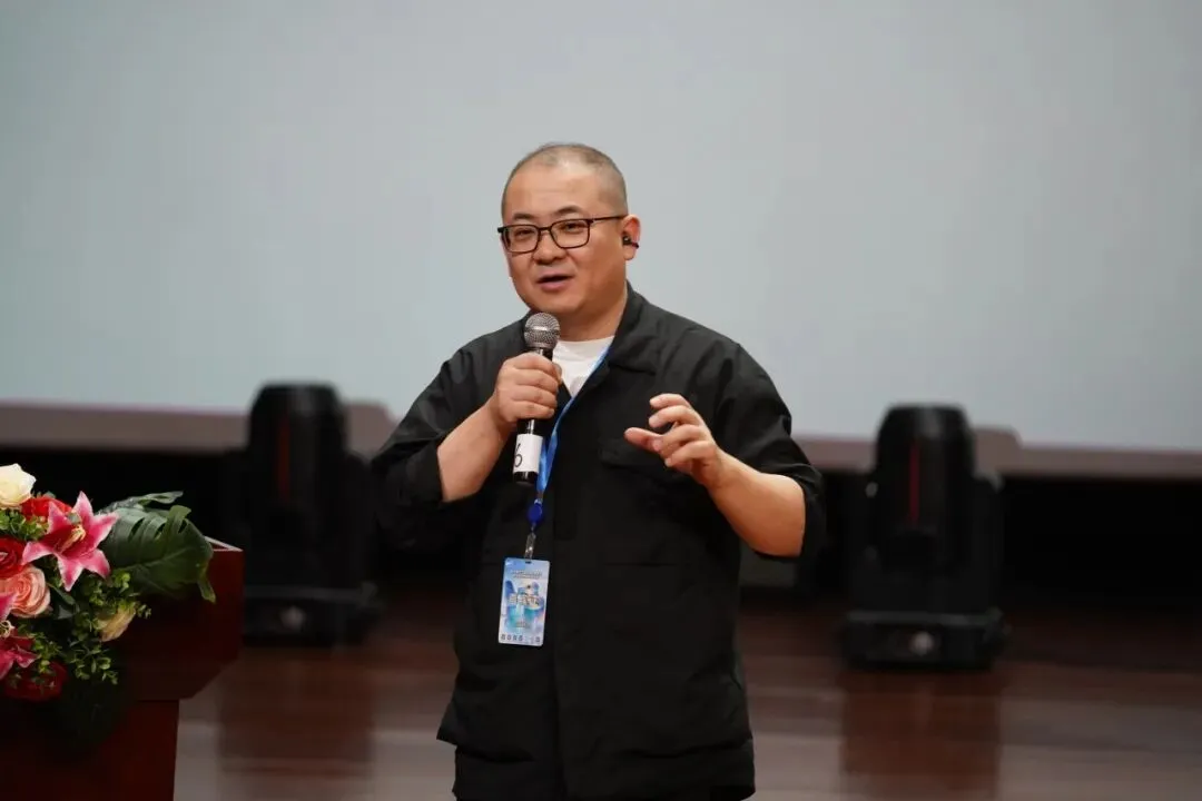 我校举办第18届全国大学生广告艺术大赛营销创客单元名家名师校园创意巡讲活动