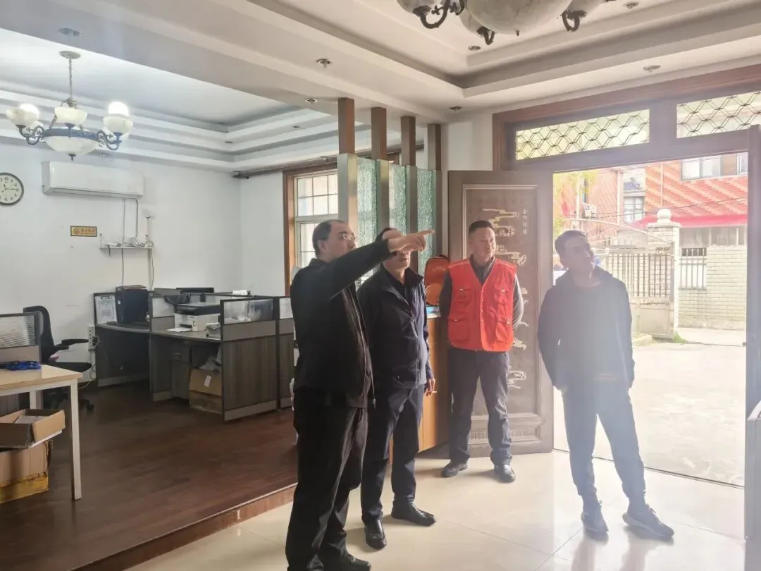 副队长赵大江赴上海调研测绘市场并看望一线测绘职工