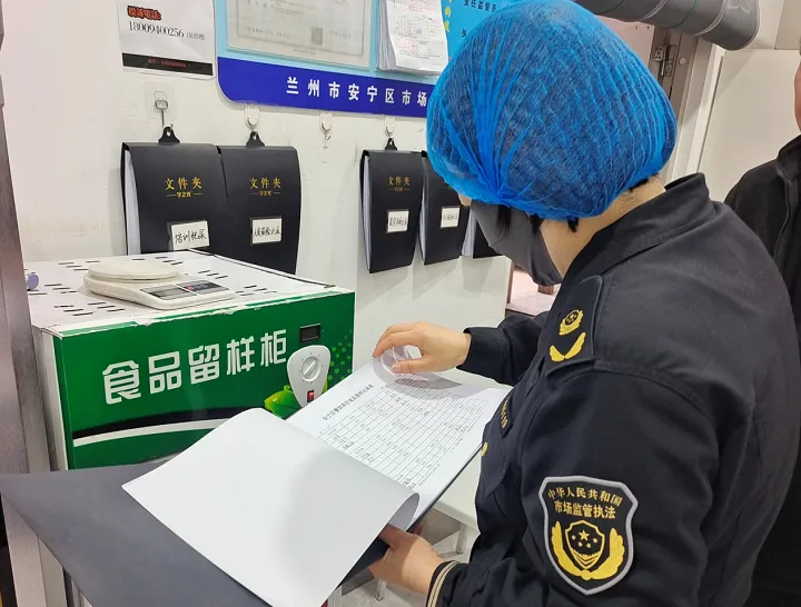 沙井驿市场监管所开展校外培训机构食堂食品安全专项检查