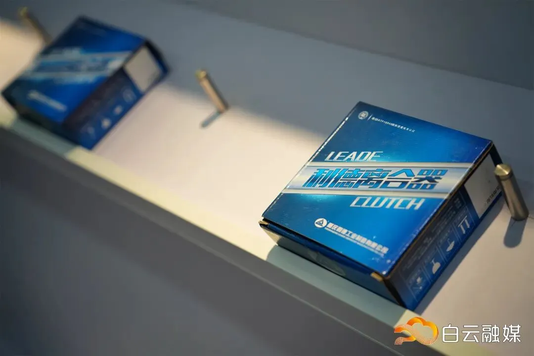 张雪机车“一战封神”,有广州这个摩配市场的硬核助攻→