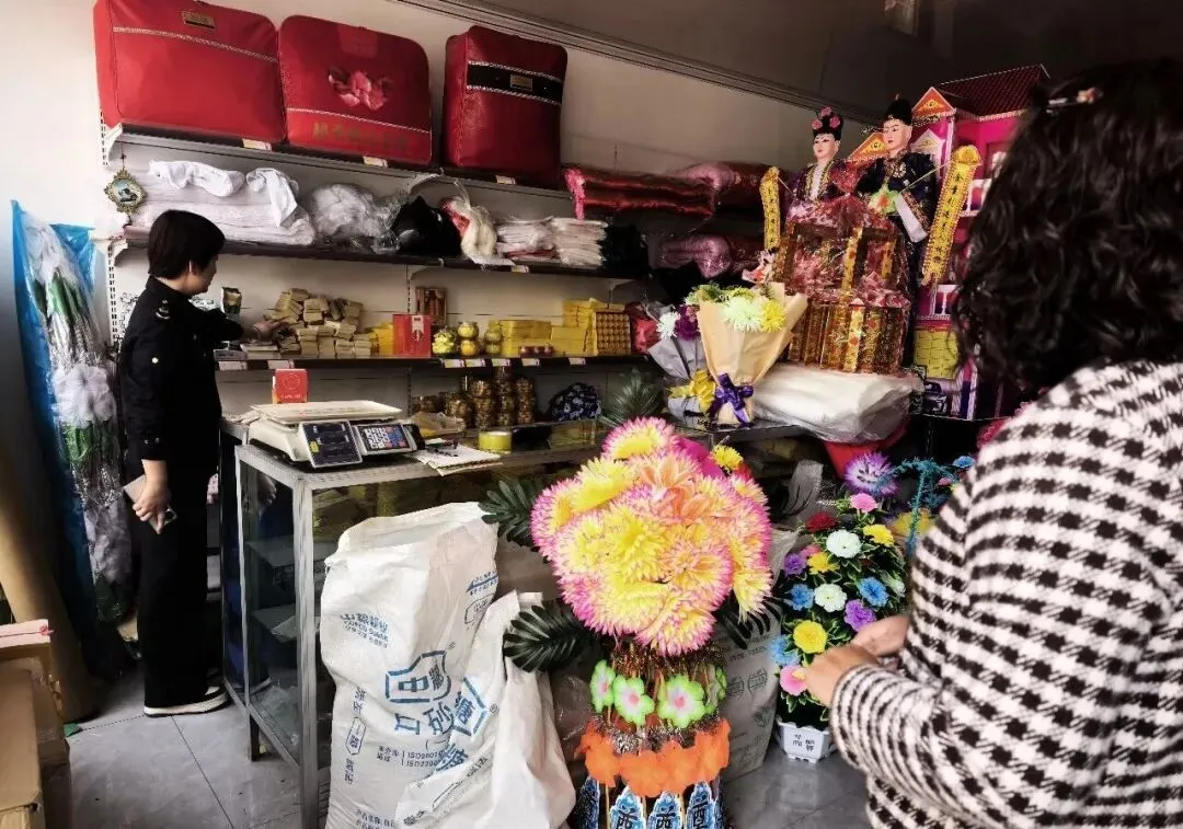 【基层动态】规范殡葬市场 树立文明新风——八里铺镇市场监督管理所开展清明节前殡葬用品专项检查