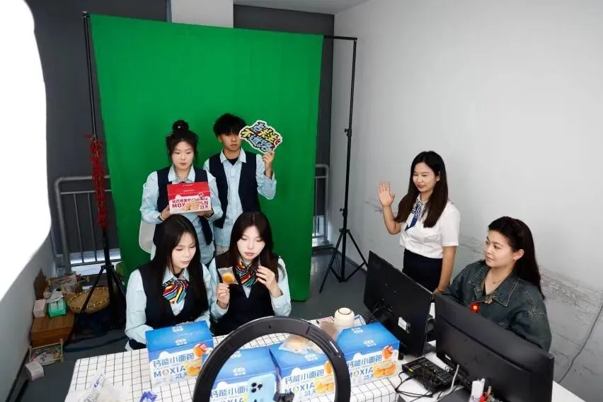 网络营销与直播电商专业介绍 | 毕业即就业 起步即高薪 这个宝藏专业藏不住了