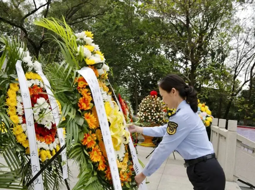 【党建】防城港市市场监管局机关党委、东兴市市场监管局党支部、防城港市“小个专”(网约配送行业)党委联合开展2026年清明主题党日活动