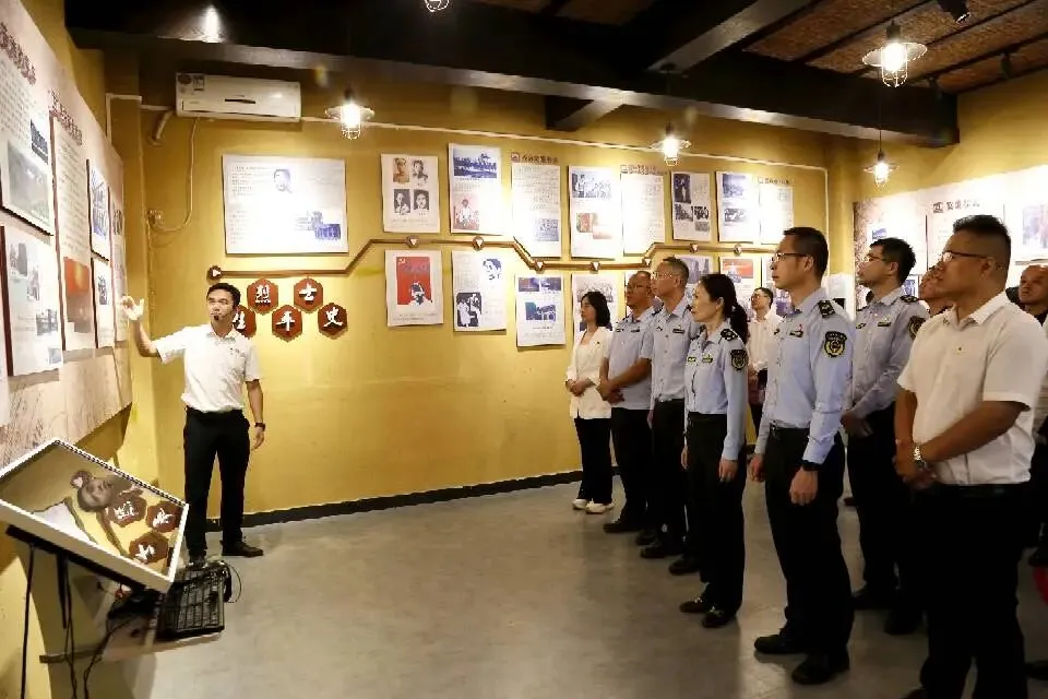 【党建】防城港市市场监管局机关党委、东兴市市场监管局党支部、防城港市“小个专”(网约配送行业)党委联合开展2026年清明主题党日活动