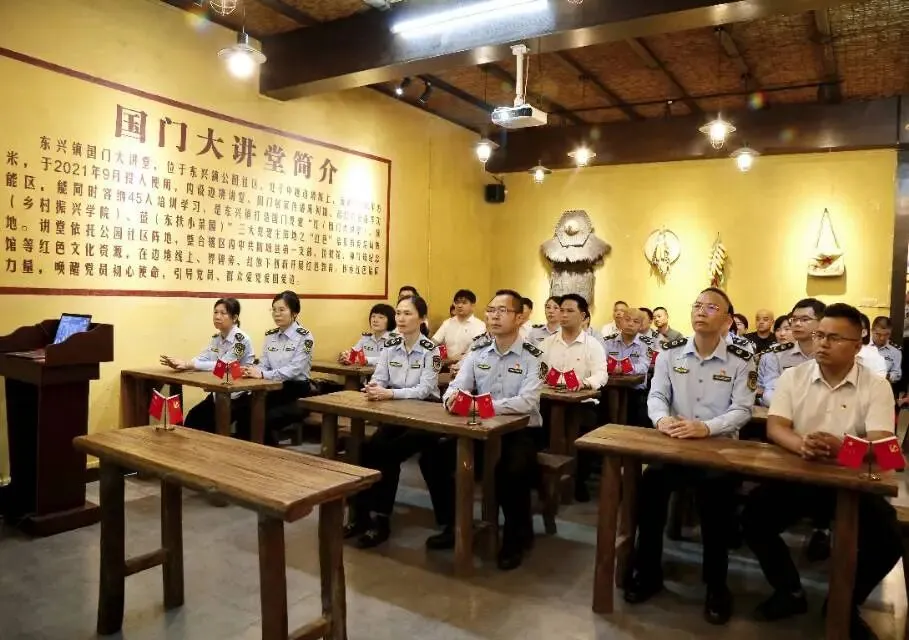 【党建】防城港市市场监管局机关党委、东兴市市场监管局党支部、防城港市“小个专”(网约配送行业)党委联合开展2026年清明主题党日活动