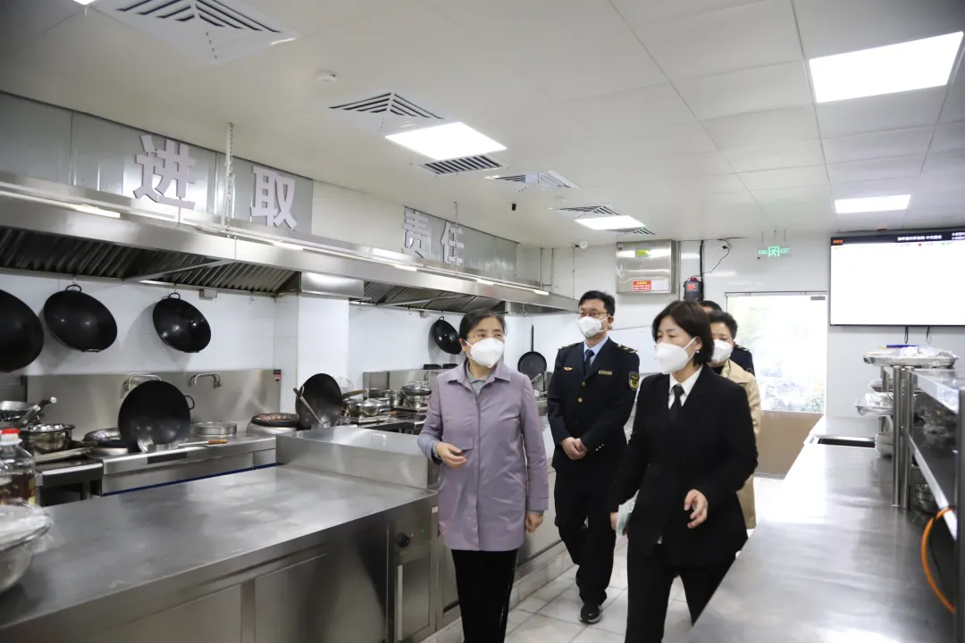 淮南市副市长陆晞率队督查节前市场监管工作