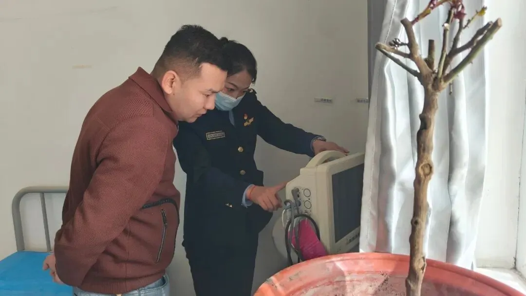 轮台县市场监管局开展基层医疗机构药械质量安全检查