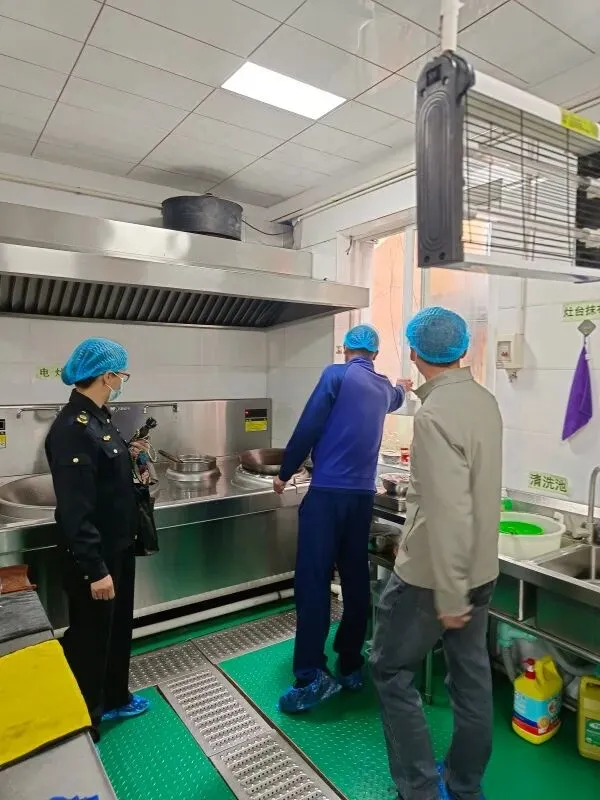 滇源市场监管所:打好护校安园“组合拳”,守牢校园“舌尖安全”