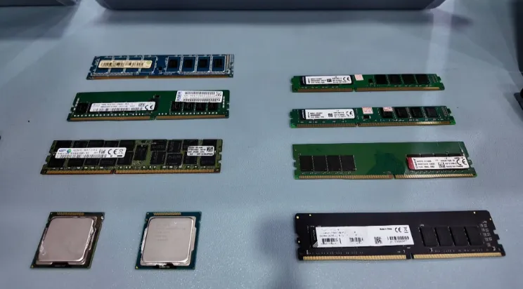 记者调查 || AI产业带火芯片市场!银川二手手机、电脑回收价大波动