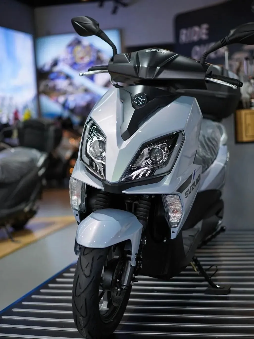 125踏板市场变天!豪爵本田联手围剿,铃木UY125直接跌到8千