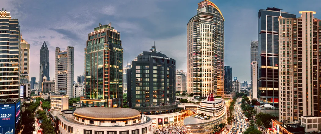 2025上海办公楼租赁市场复盘:需求复苏承压,2026调整深化