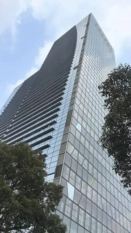 行业变革型: 《万亿电梯后市场的“破局者”!看万维数创如何用“保险+AI”根治电梯“小病大修”》