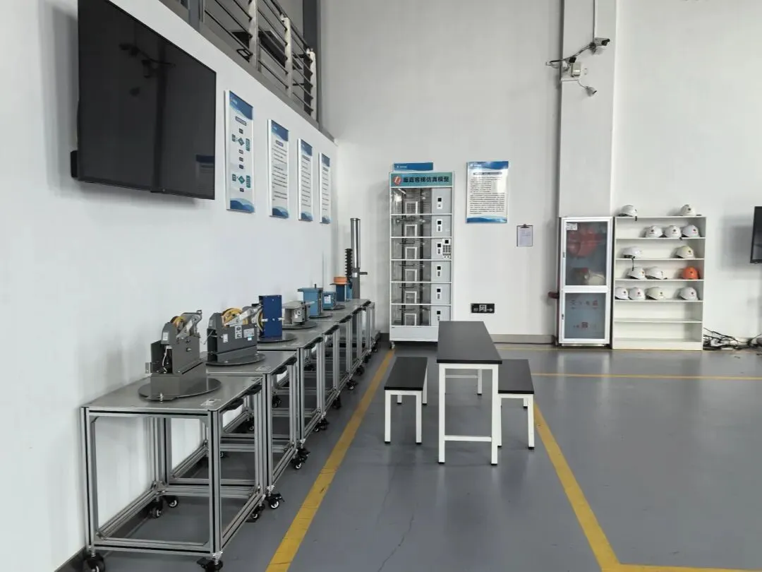 行业变革型: 《万亿电梯后市场的“破局者”!看万维数创如何用“保险+AI”根治电梯“小病大修”》