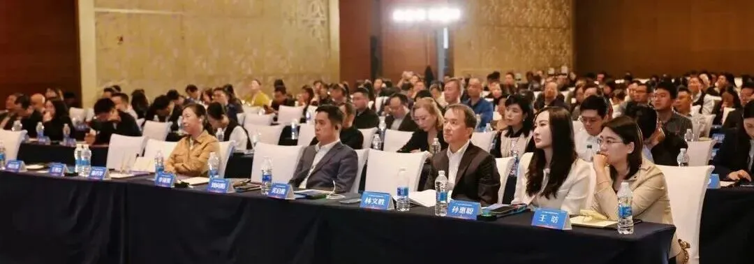 以数驭势:国际营销大数据赋能外贸企业全球化增长——《2025年度贸易数据报告》