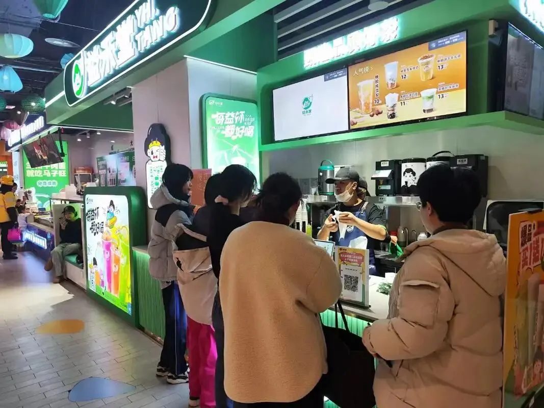 8000家店狂揽30亿,一杯烤奶不靠营销,凭什么碾压同行?