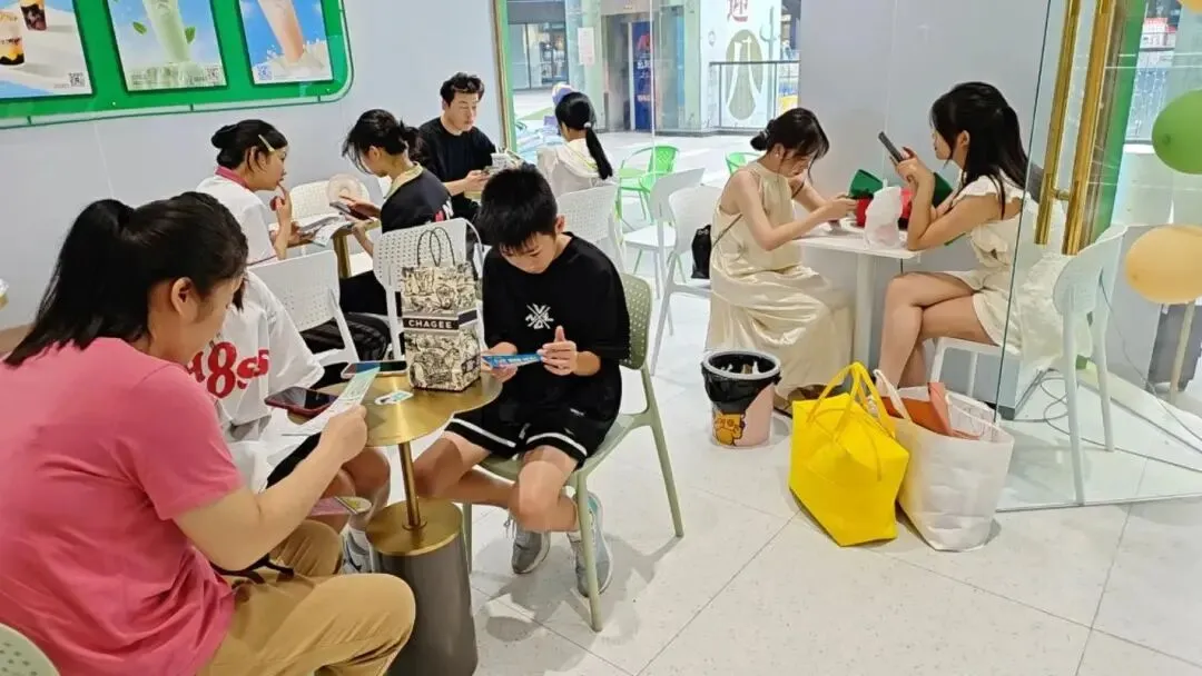 8000家店狂揽30亿,一杯烤奶不靠营销,凭什么碾压同行?