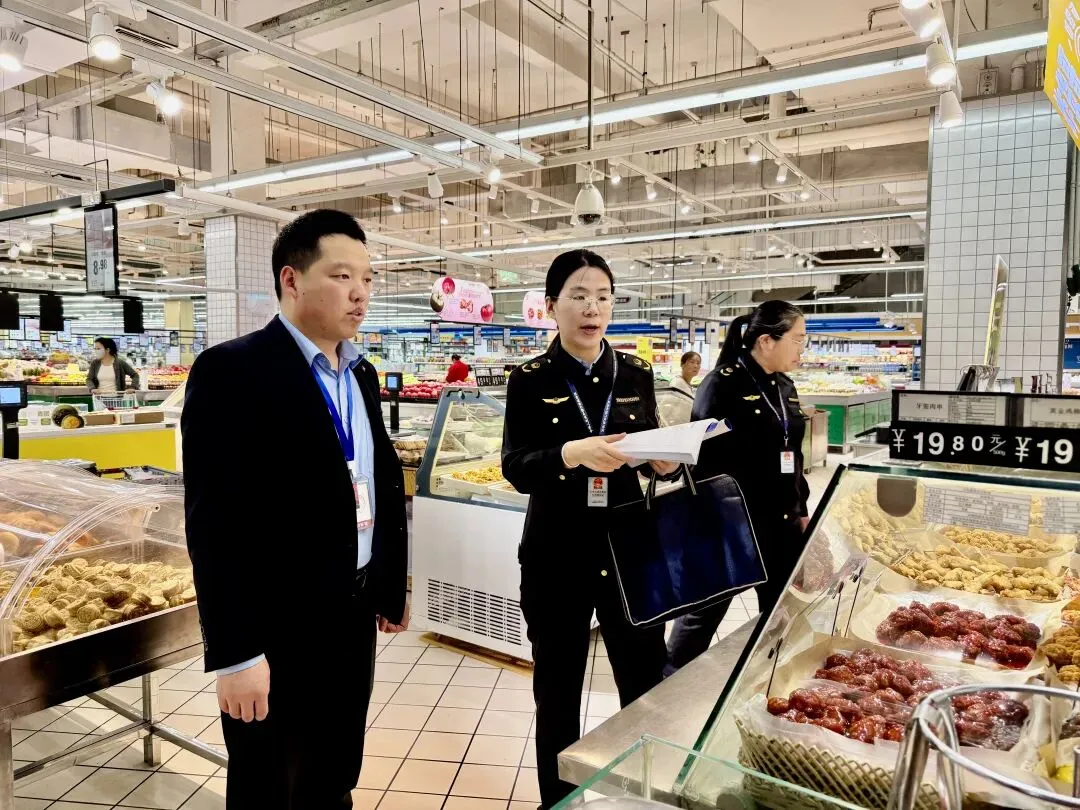 县市场监管局:节日在岗护航 守护群众舒心消费