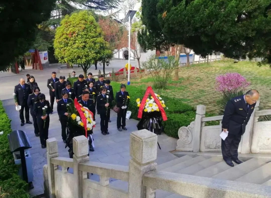 清明祭英烈 笃行担使命|商洛市市场监管综合执法支队开展缅怀革命先烈主题党日活动