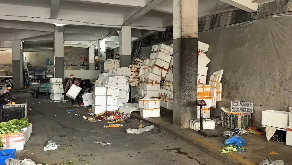 【城市文明建设】小区杂物乱堆、市场占道经营……这些文明“绊脚石”该清一清了