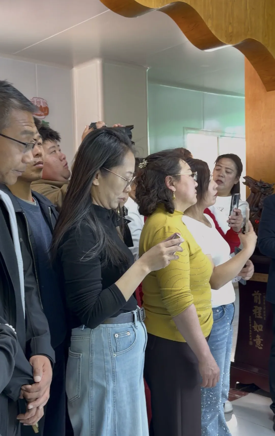 双向监督·品质见证|市场监管局+庄浪自媒体达人齐聚老买酿皮,共守舌尖安全!