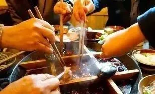 茶火锅悄然走红餐饮市场