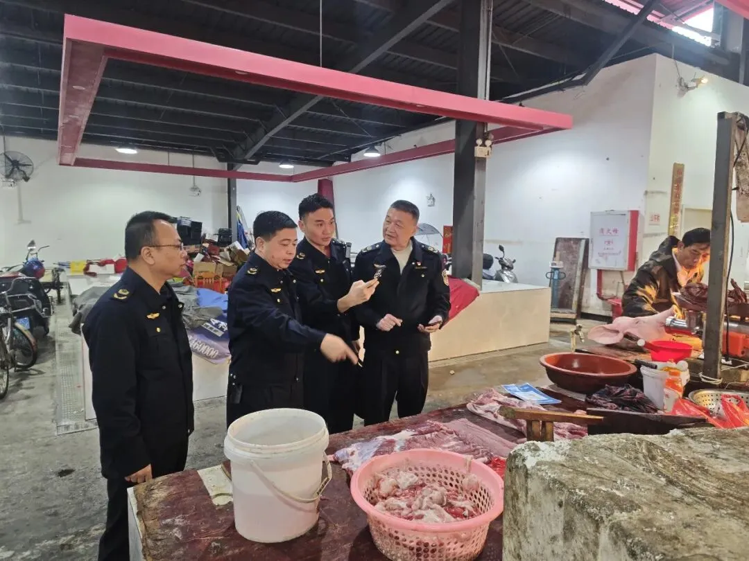 福清市市场监督管理局开展“凌晨行动”整治肉制品市场秩序