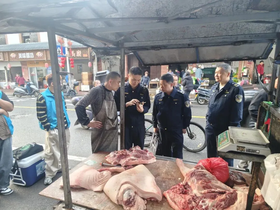 福清市市场监督管理局开展“凌晨行动”整治肉制品市场秩序