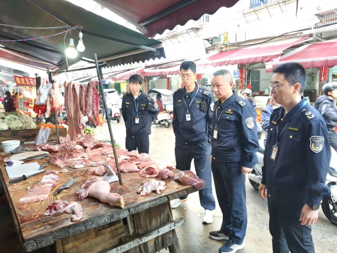 福清市市场监督管理局开展“凌晨行动”整治肉制品市场秩序