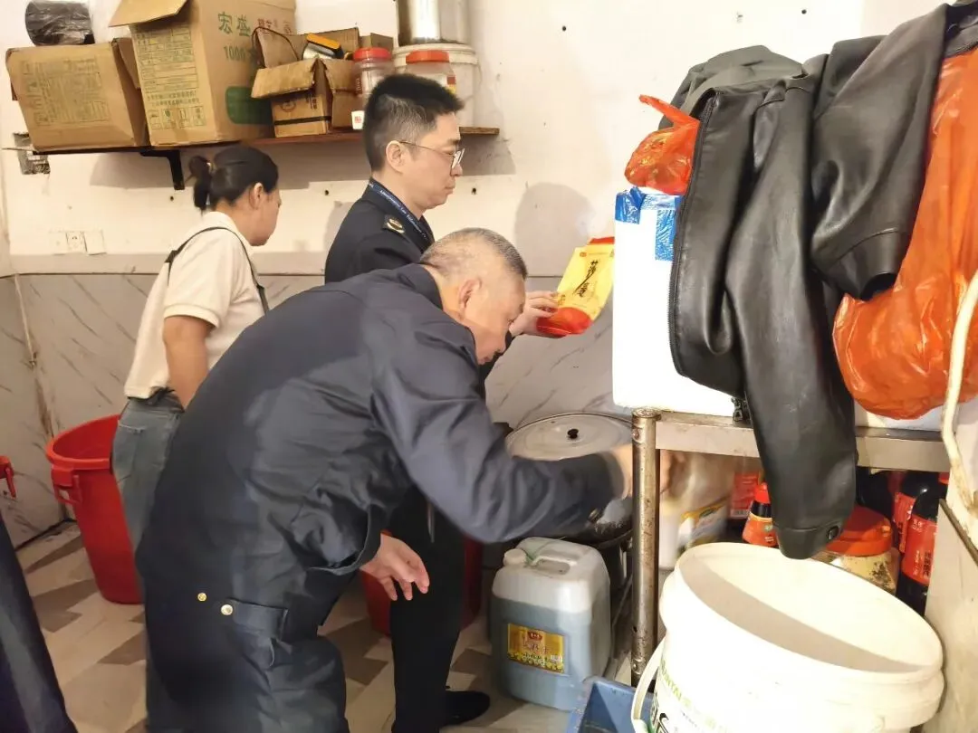 福清市市场监督管理局开展“凌晨行动”整治肉制品市场秩序