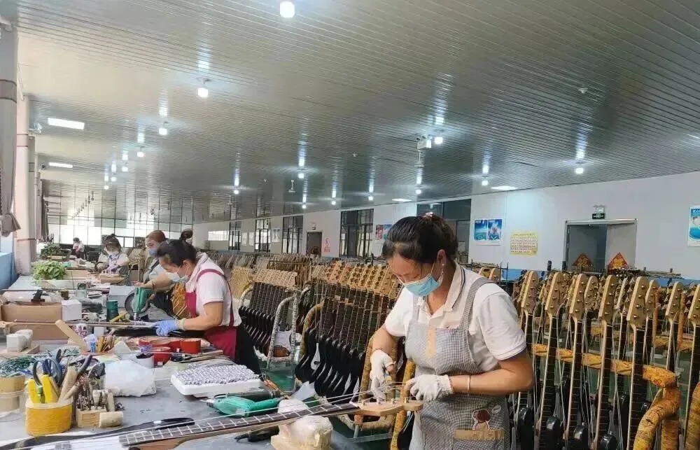 从农家土地吉他到征服欧美市场,小镇吉他“弹”响 10 亿传奇