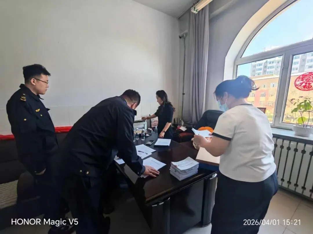 扎兰屯市市场监督管理局深入正阳小学开展教辅、校服及课后服务专项检查