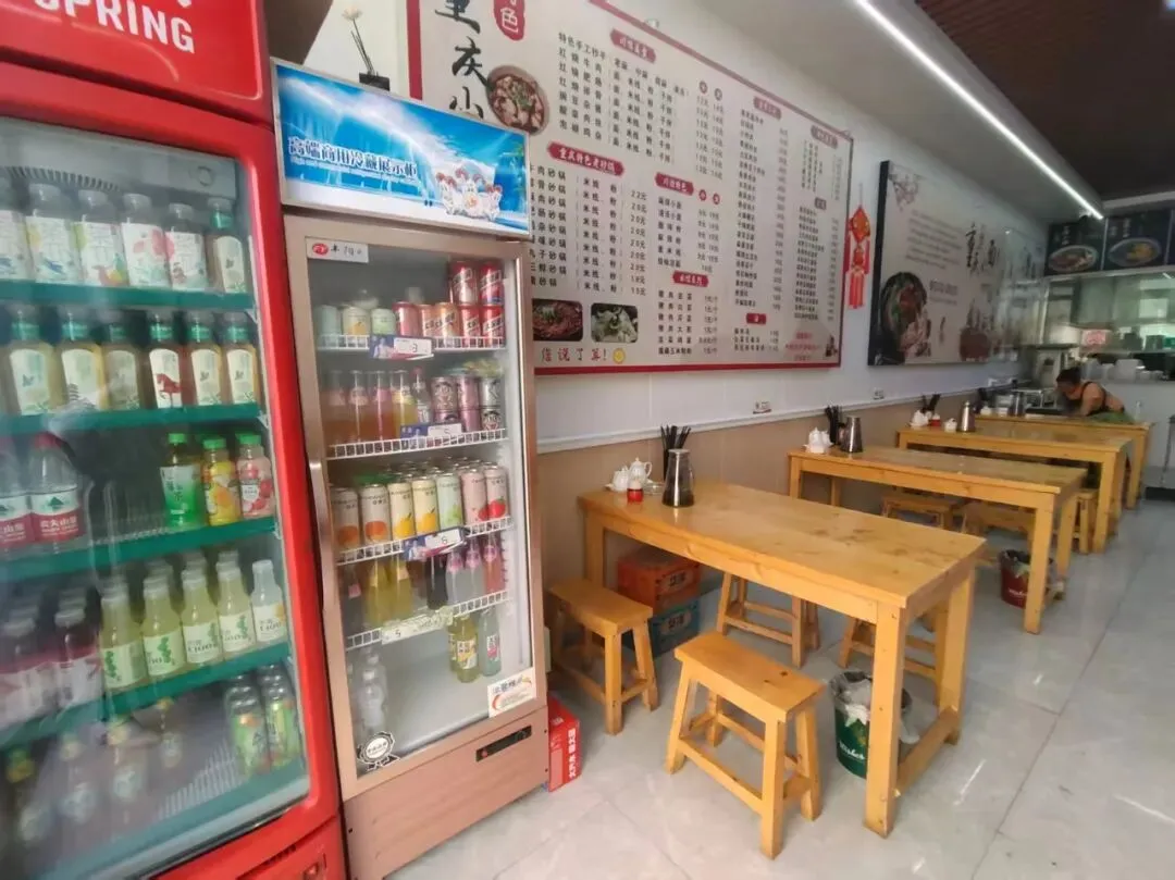 新雕市场大门口餐饮店转让(可带技术转可出租)