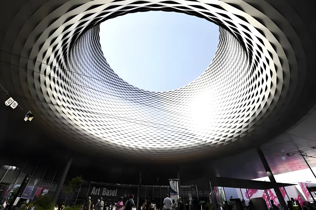 回顾与展望:全球艺术市场的K型复苏与重构,看东方价值的崛起