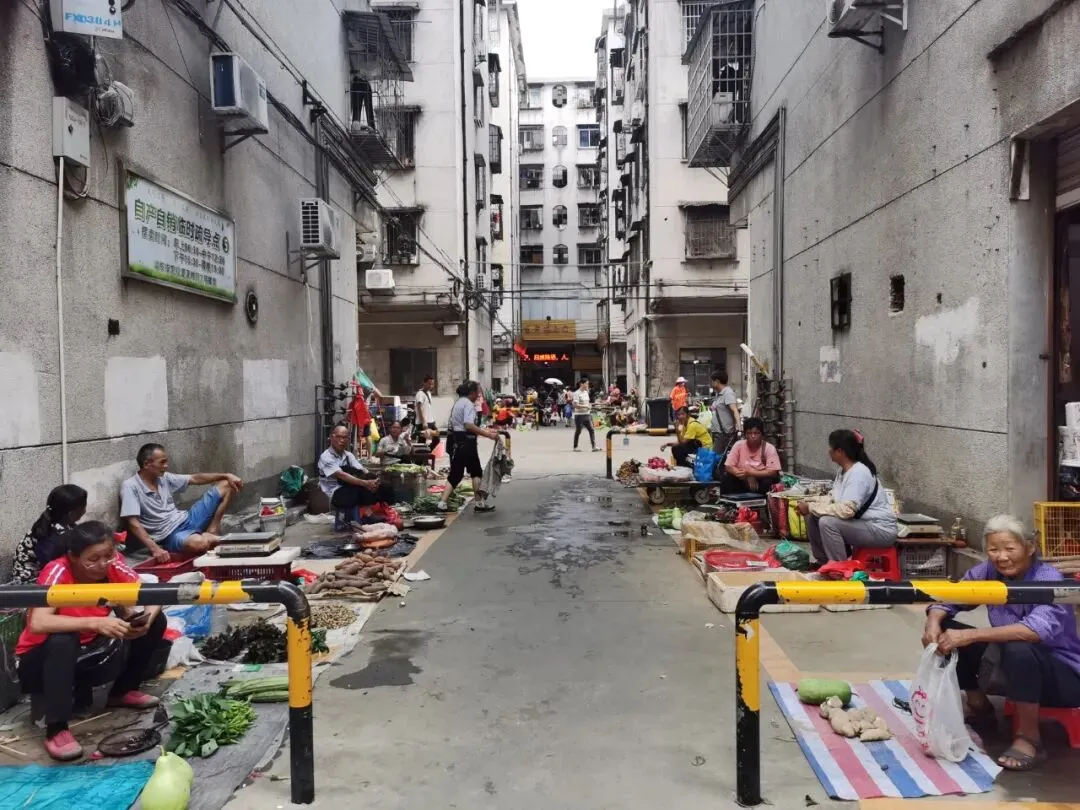 下班~~我想去佛冈市场买菜!