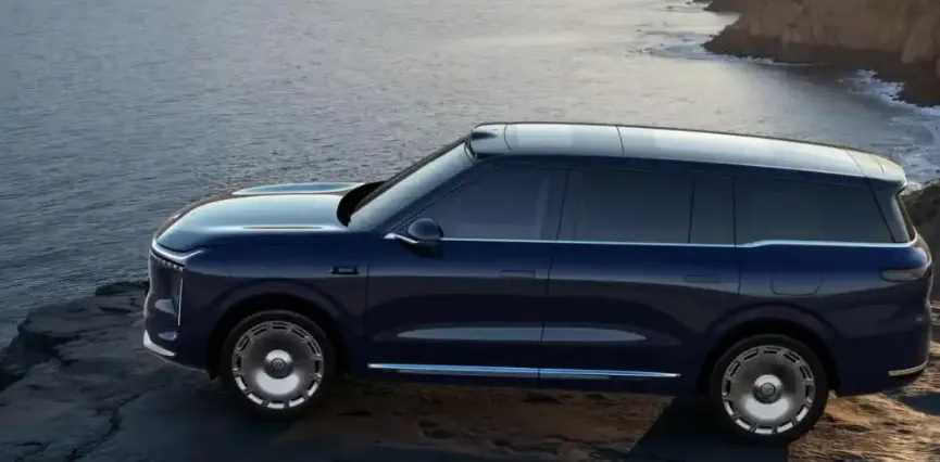 智己LS8革了「30万级SUV市场」的命!理想L8、问界M7还坐得住吗?