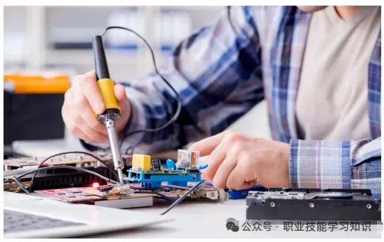 《计算机维修工》电脑硬件故障排查与解决方法!人社部职业技能等级认证报考攻略,国网查询!