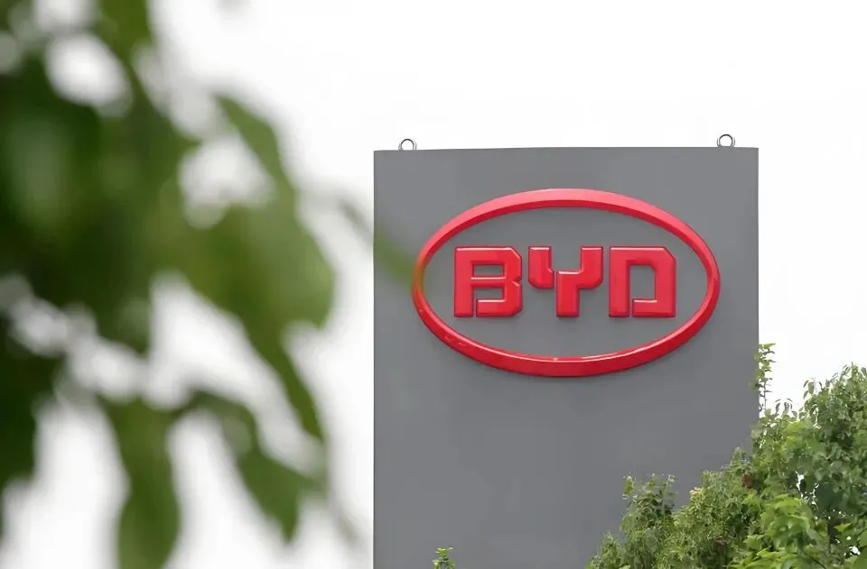 30万辆!比亚迪重回第一,全是“营销总监”川普的功劳?