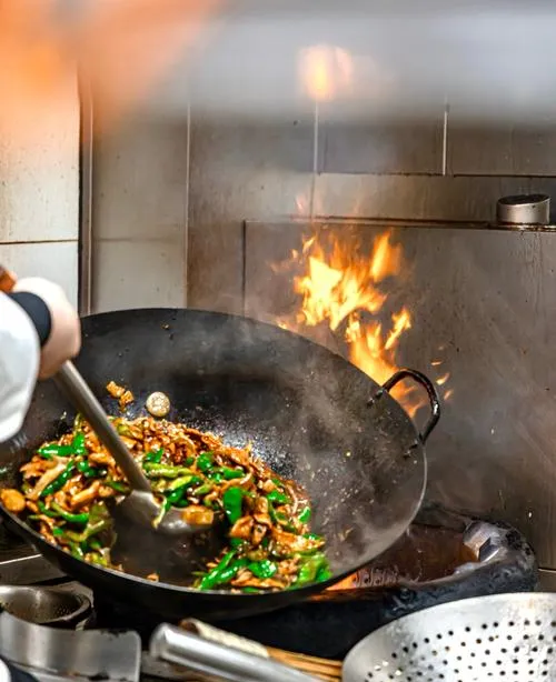 妈妈从小就给我在农贸市场门口买板面,现在我也给孩子这样买,直到那天我看了一个视频