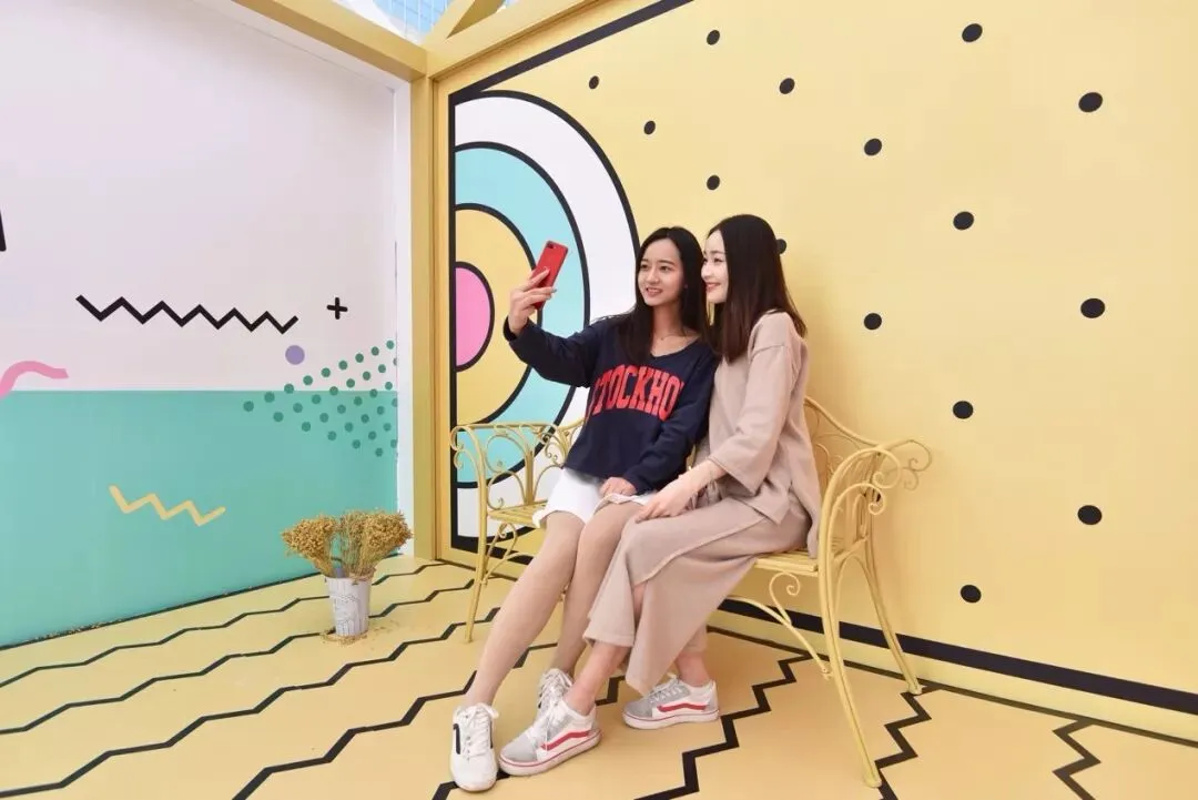 年轻人营销这么玩!跟随OPPO R15玩转奇趣乐园