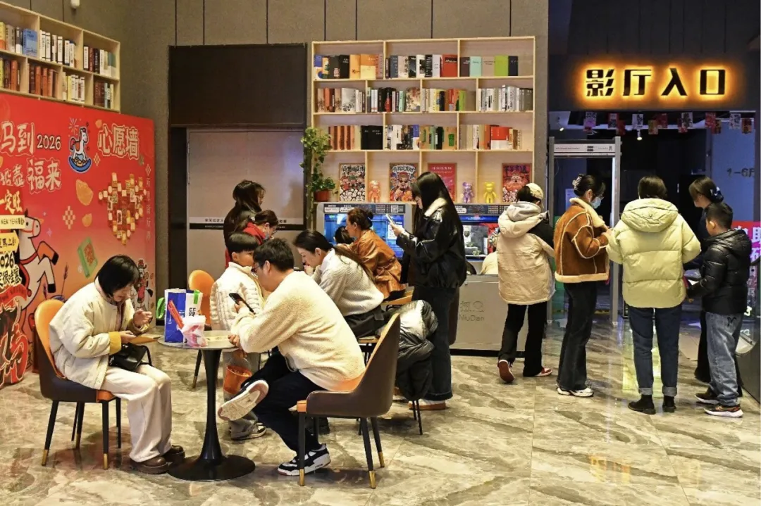 电影前线|票房破120亿!中国电影市场活力满满