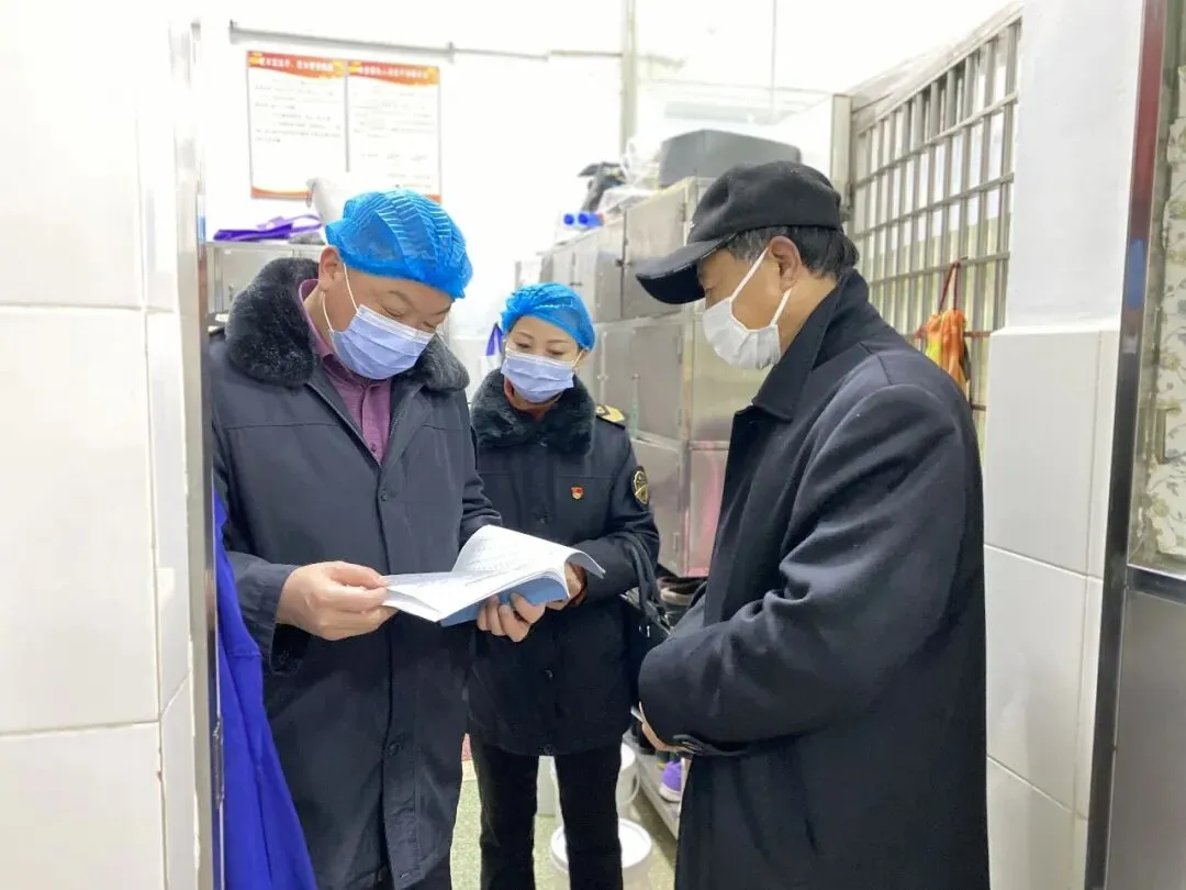 市场监管人齐奋战,守护群众“安全”年