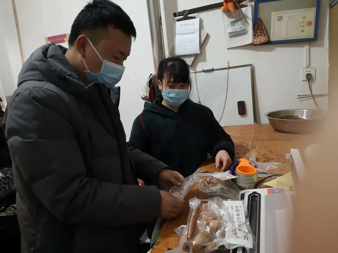 市场监管人齐奋战,守护群众“安全”年