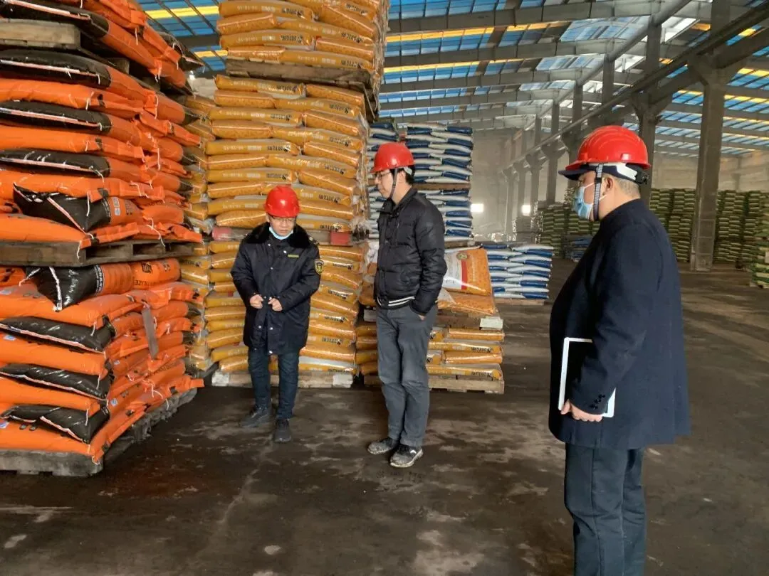 市场监管人齐奋战,守护群众“安全”年