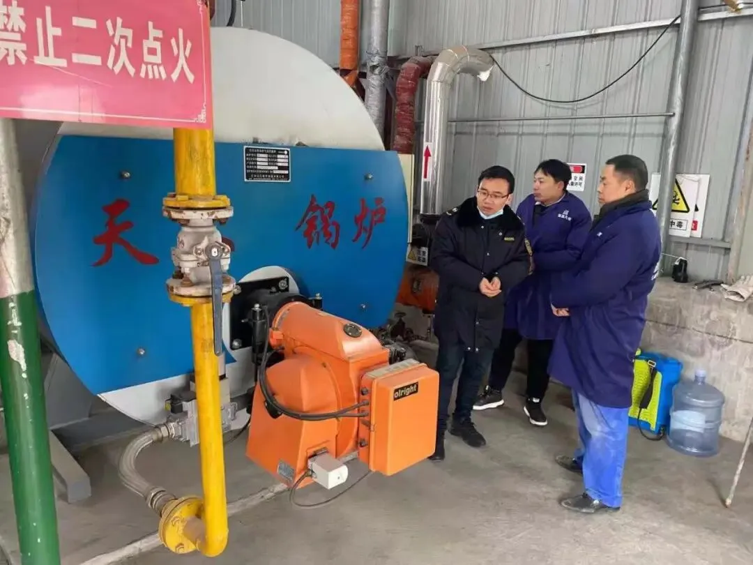 市场监管人齐奋战,守护群众“安全”年