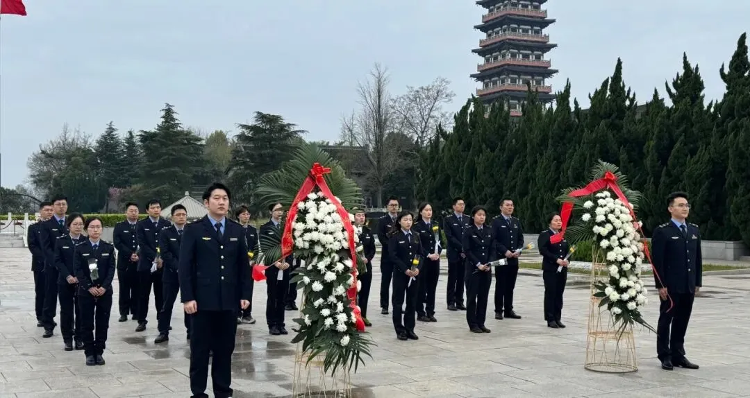 市市场监管局开展青年干部纪念革命烈士活动