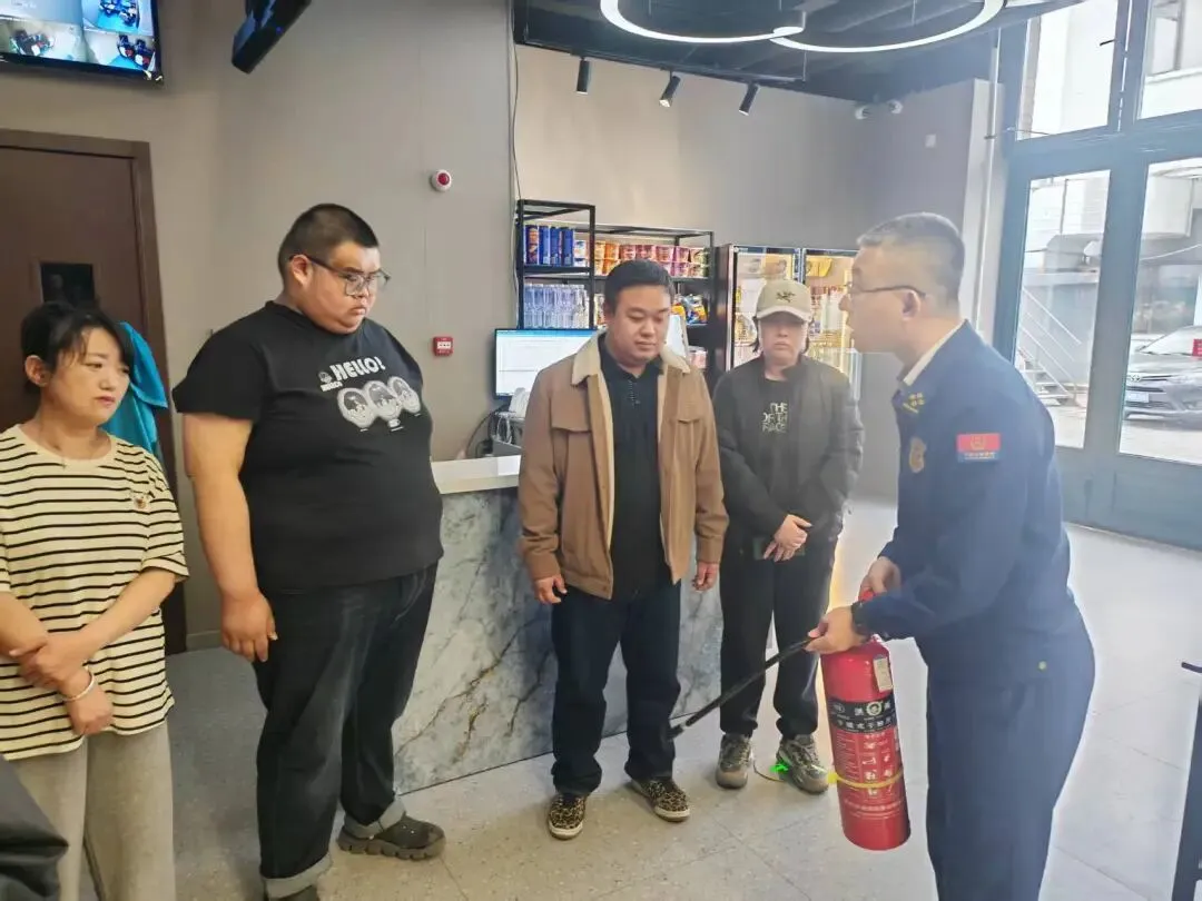 禁烟+消防双整治,伊美区文化市场安全再升级——区文体旅局联合区消防救援大队开展网吧安全专项培训 筑牢文化安全防线