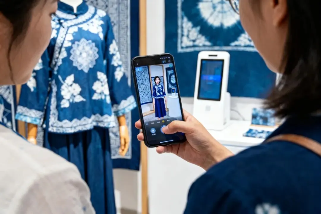 从“等客上门”到“线上获客”:这家服装店用小程序锁住3000个老会员