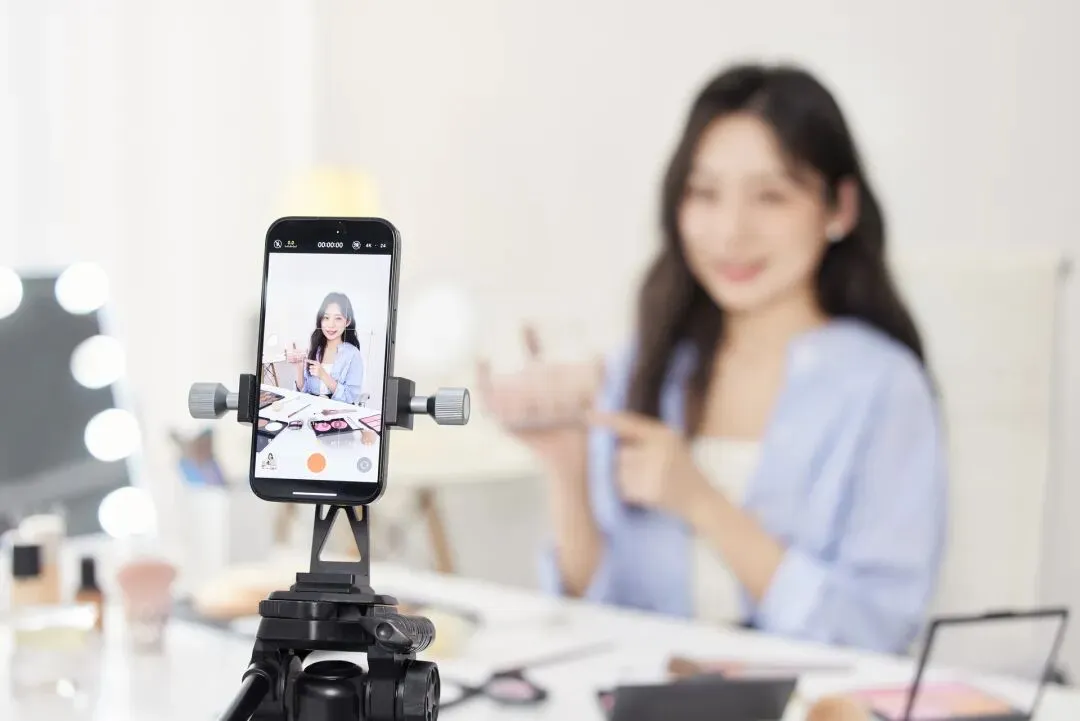 快手押注AI寻新增长,资本市场为何不买账?