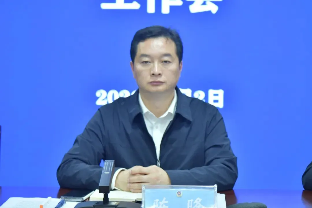 拧紧纪律发条 筑牢安全防线——县市场监管局召开“清明节”前作风问题集中谈话提醒暨重点工作部署会